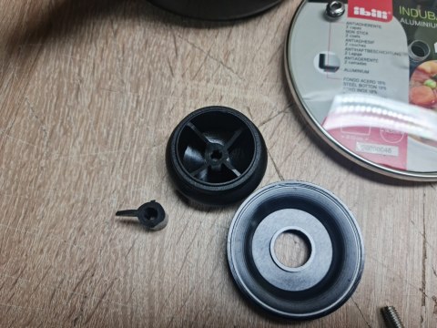Ibili rondel z wylewką i pokrywką aluminiowy 12 x 5 cm